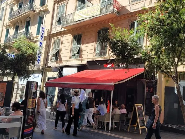 A vendre hotel meuble murs et fonds de commerce nice centre