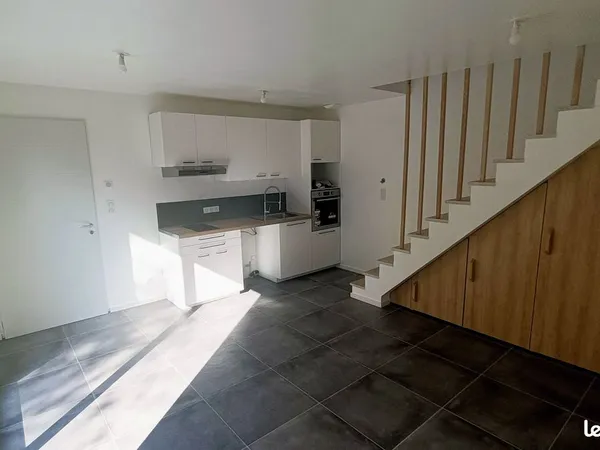 Location appartement T2 en duplex avec jardin