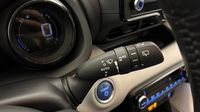 Toyota Yaris 116h Iconic 5p — photo 24