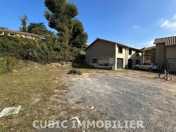 Terrain 340 m²