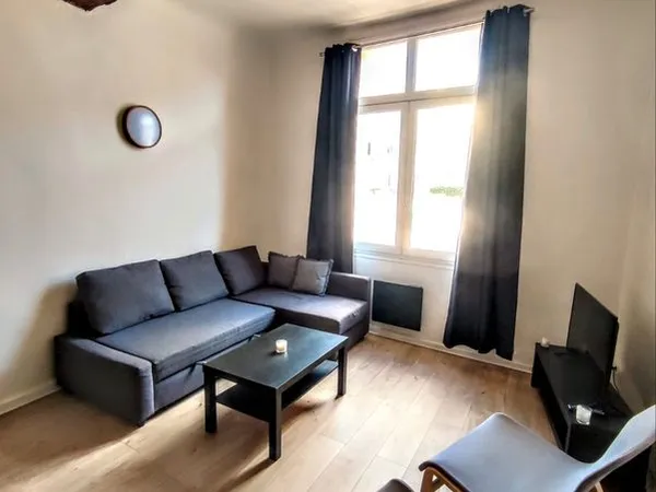 Studio meublé 25 m² - Vue directe sur le Forum des Cardeurs - Aix-en-Provence