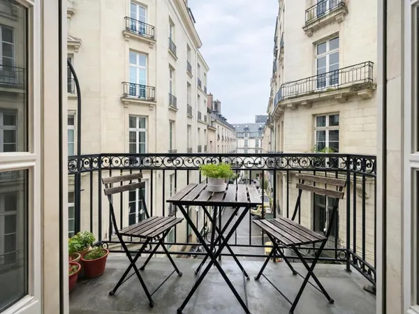 # Nantes Graslin - Appartement de caractère de 161 m² | 5 chambres | Balcon