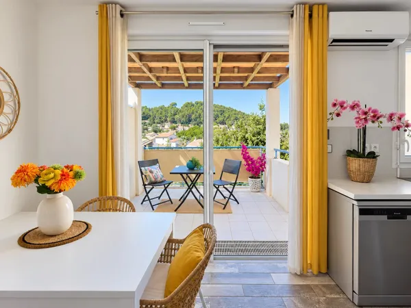 Hyères Costebelle – T3 de standing très calme, terrasse, parking – Garage 16 m² poss en supplément