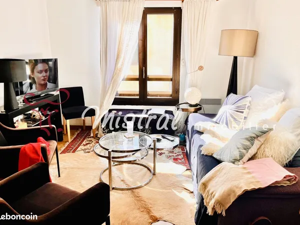Studio 1 pièce 26 m²