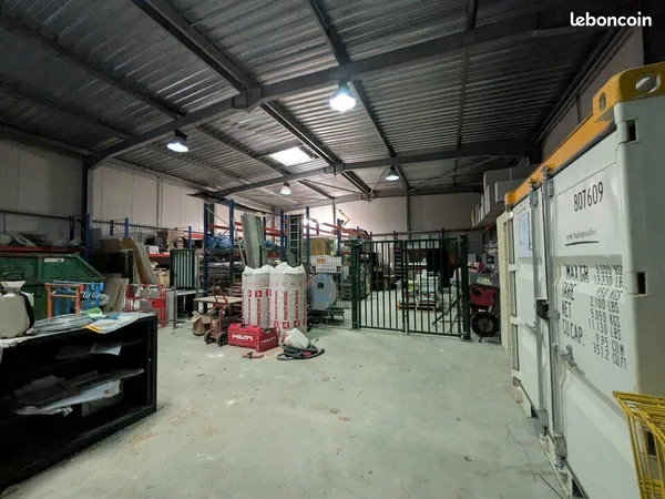 LOCAL D'ACTIVITE 835 m² LE GRAND QUEVILLY