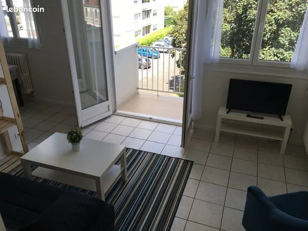 Studio avec balcon Tours centre