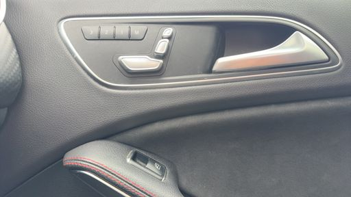 Mercedes Classe A 2.0 220 184 4Matic 7G-DCT - Inspiration – 2016 – 163477 km – Essence – Boîte Automatique — photo 23