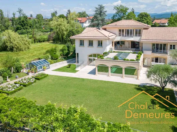 Maison 10 pièces 732 m²