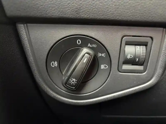 Volkswagen Polo 1.0 mpi 80ch — photo 14
