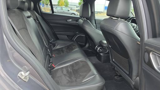 Alfa Romeo Giulia 2.2 JTD 210 Q4 AT8 - Veloce Ti – 2020 – 115288 km – Diesel – Boîte Automatique — photo 23