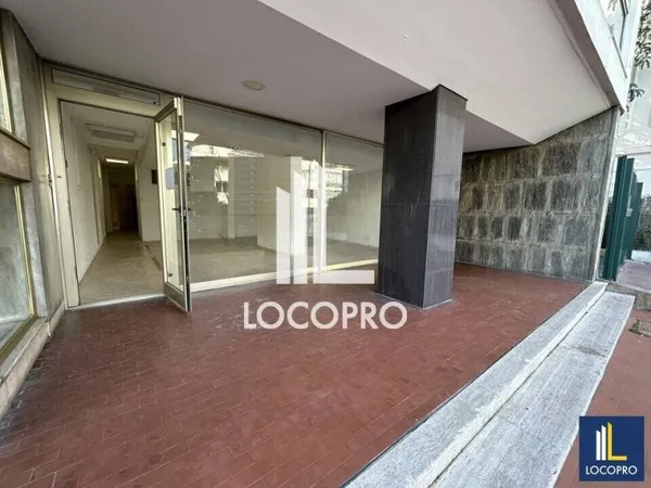 Local commercial 155 m²
