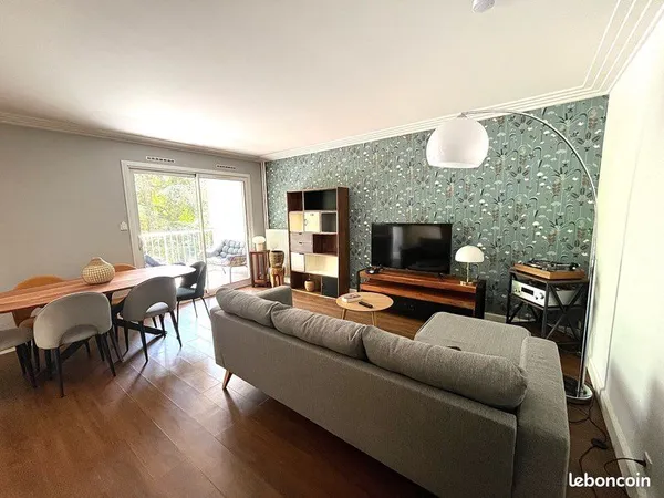 À VENDRE - Bel appartement 4 pièces de 93,60 m² avec 3 chambres, dressing, cave et box