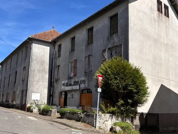 Immeuble Latronquiere 831 m2
