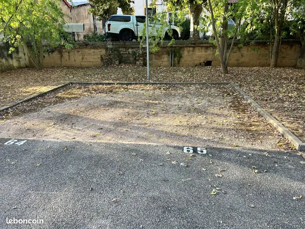 Location place de parking extérieure