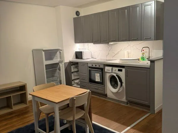 A louer Appartement T2 de 34 m2 meublé avec gout et confort + place de parking réservée + cave de 8 