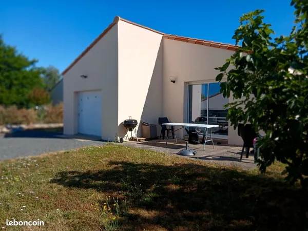 Location pavillon plain pied 4 ch