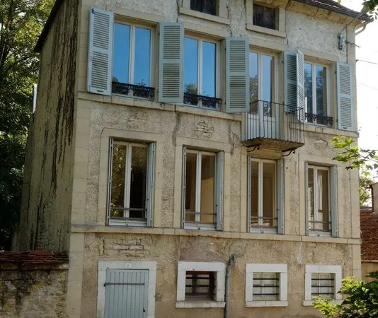 Petite maison au bord de l'Armançon