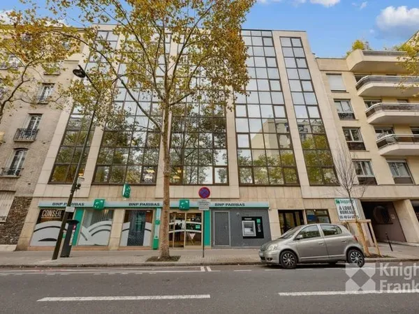 Bureaux 663 m²