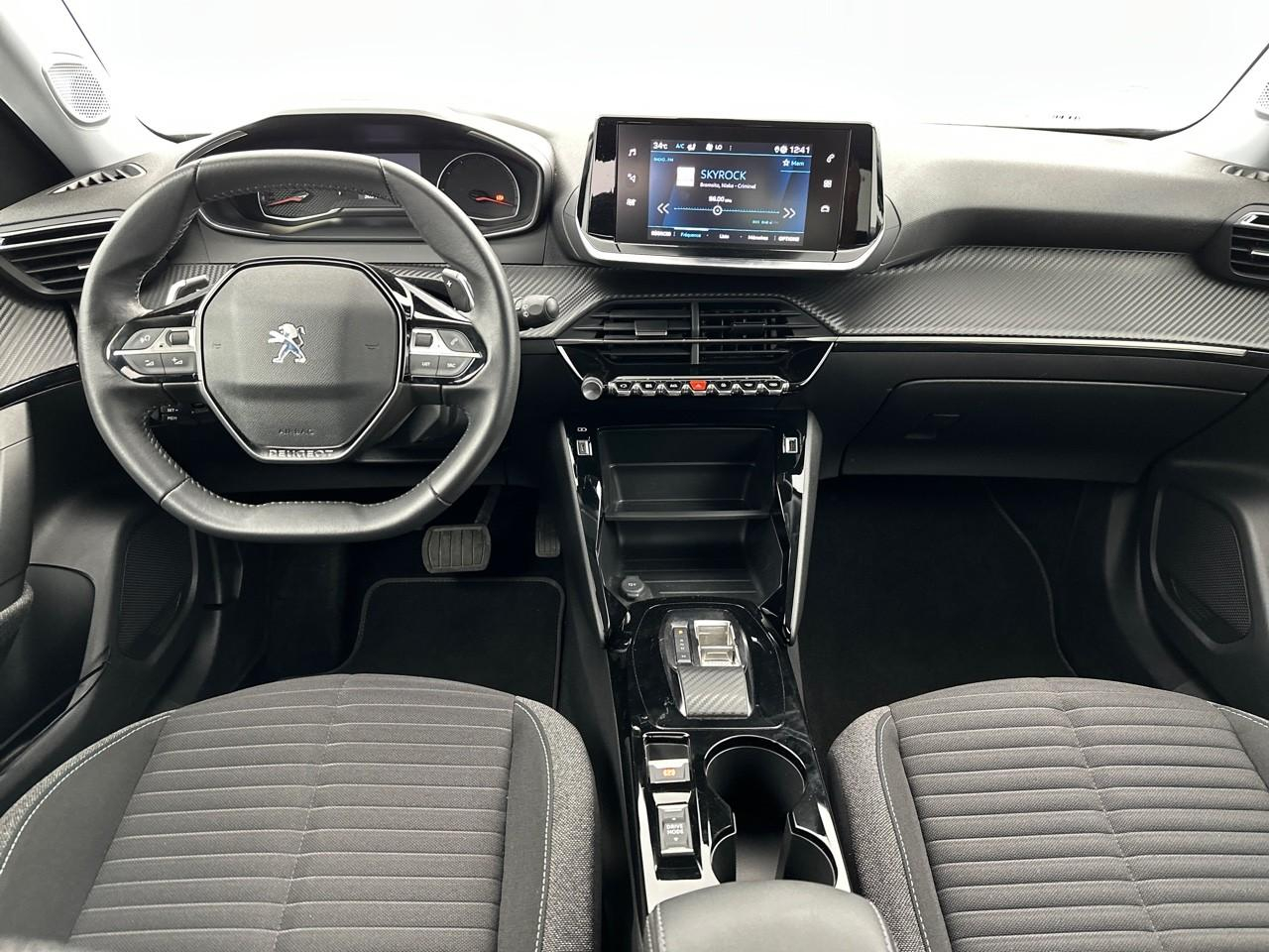Peugeot 2008 puretech 130 s&s eat8 style — photo 11