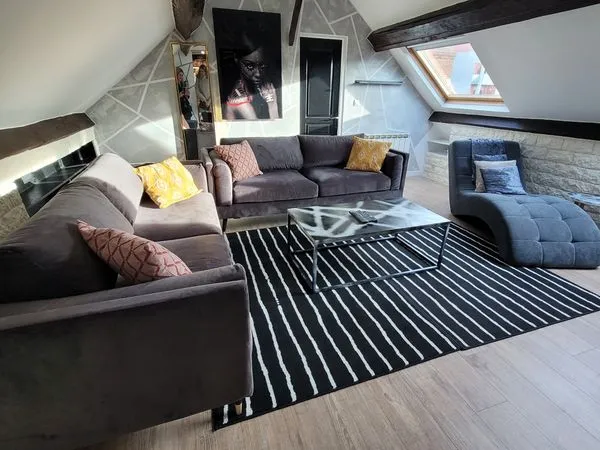 Bel appartement mansardé Mondeville centre