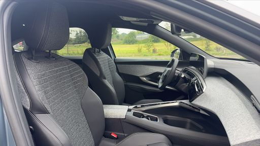 Peugeot 3008 1.2 Hybrid 136 e-DSC6 - Allure – 2025 – 8716 km – Hybride essence – Boîte Automatique — photo 24