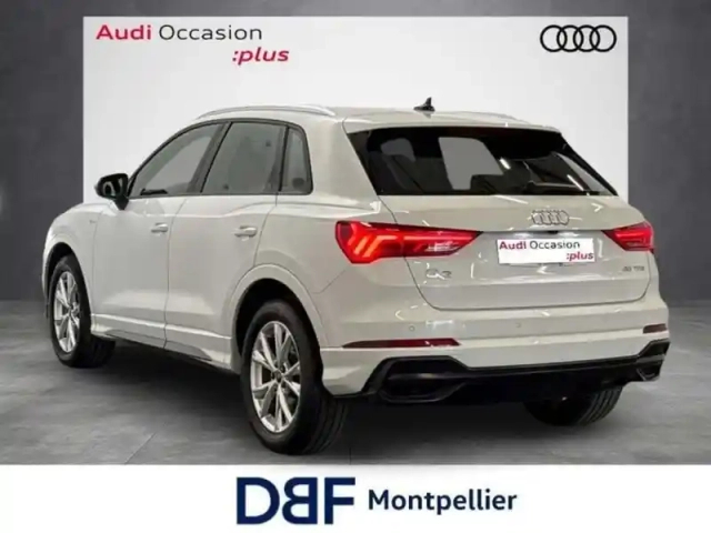Audi Q3 35 tfsi 150 ch s tronic 7 s line — photo 3