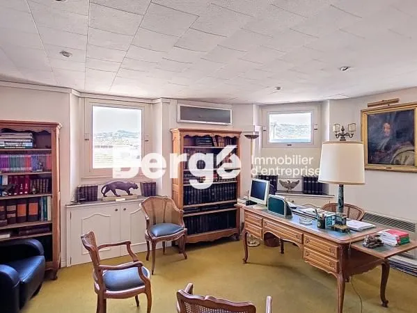 Bureaux 60 m²