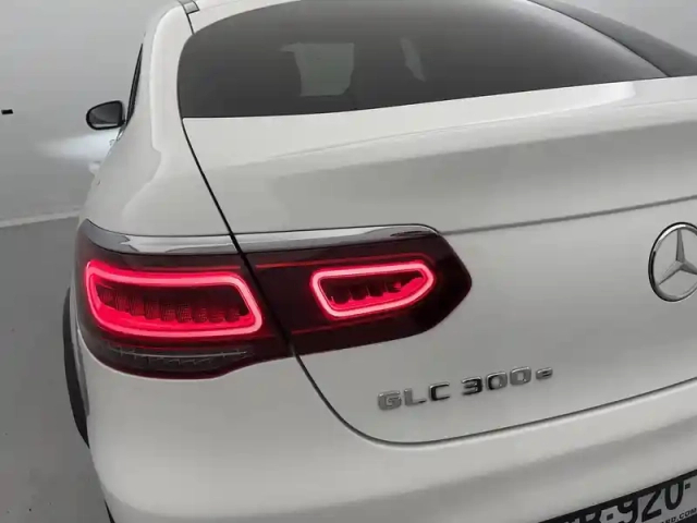 Mercedes Glc coupé 300 e 9g-tronic 4matic — photo 50