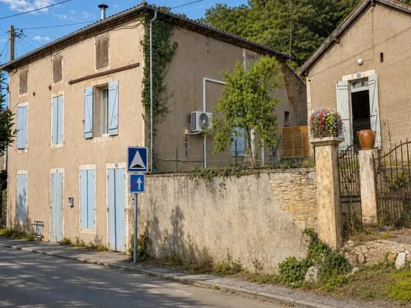 Maison 6 pièces - 158 m² - Terrain 1 780 m² - Seconde maison de 80 m² à rénover