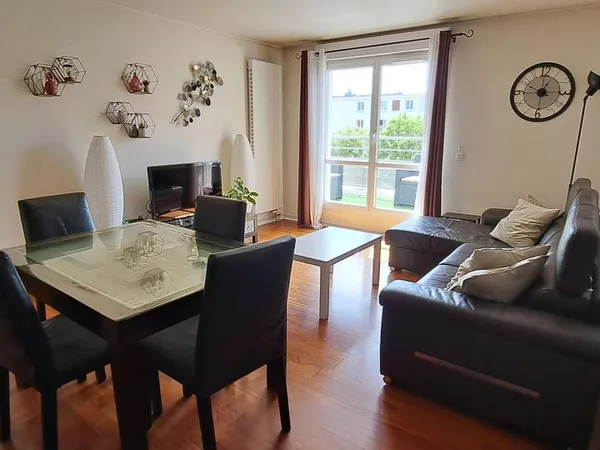 Appartement 4 pièces 74 m² - Dernier étage - Balcon - Exposition sud - Box - Parking