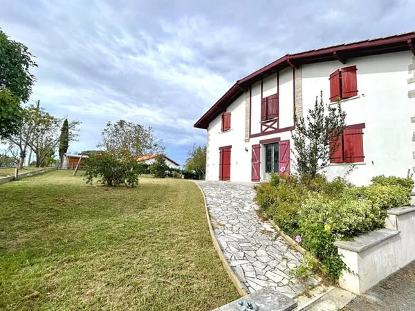 Maison 7 pièces 200 m²