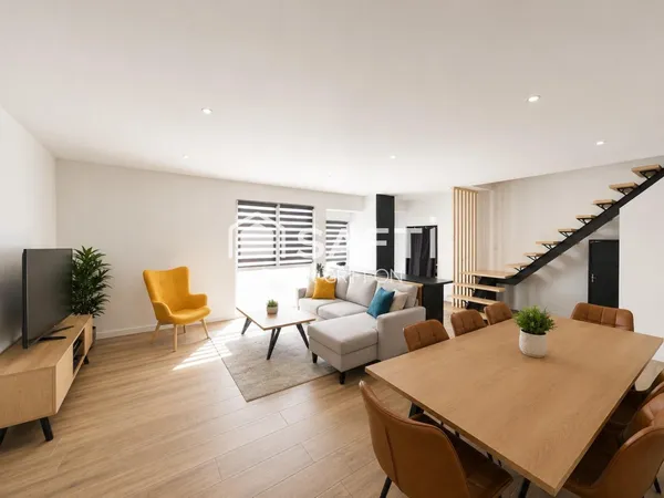 Maison rénovée avec patio et dépendance