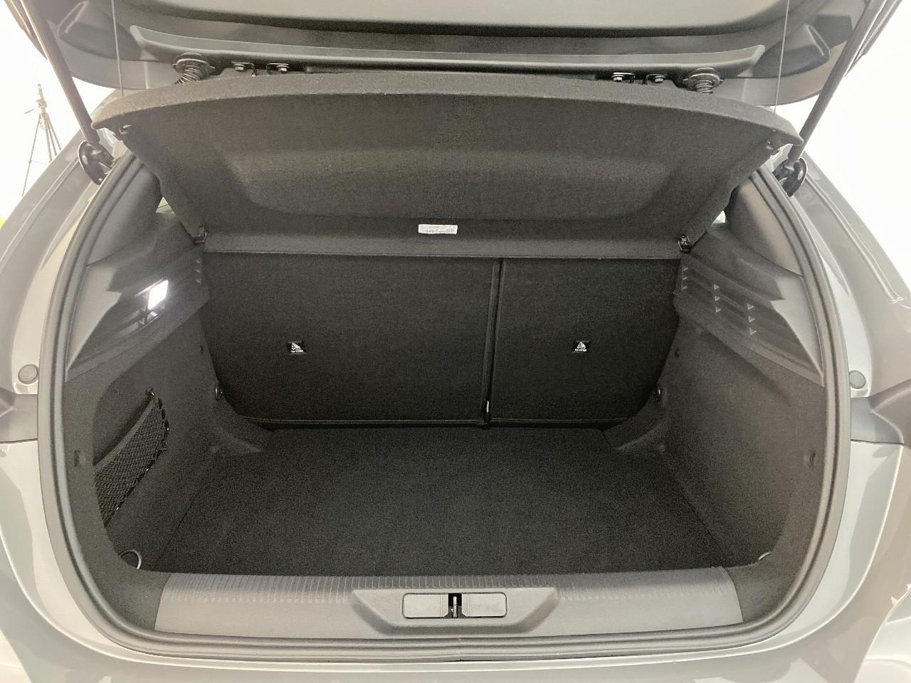 Peugeot 308 hybrid 145 e-dcs6 allure — photo 6
