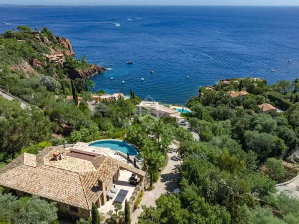 Villa 12 pièces 345 m²