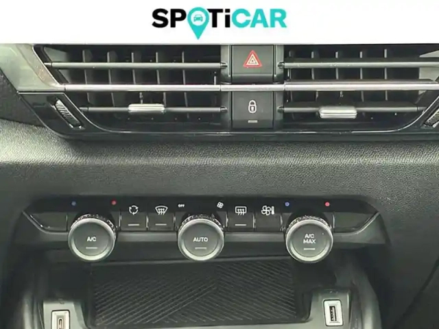 Citroën C4 e- 136 ch automatique — photo 12