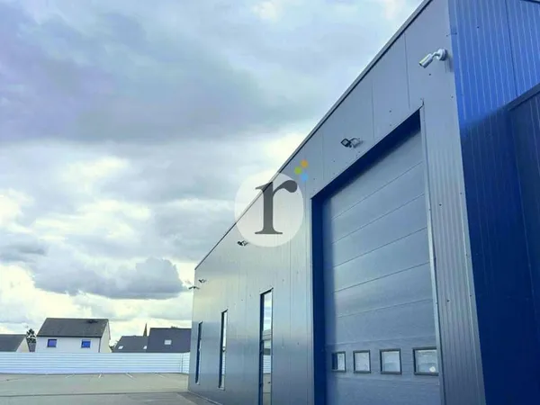 Local d'activité 768 m²