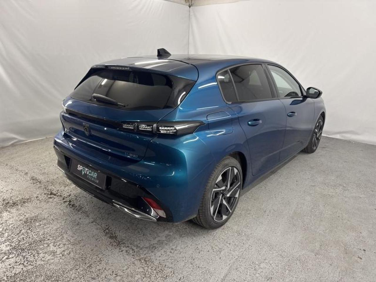 Peugeot 308 phev 180ch allure e-eat8 — photo 4
