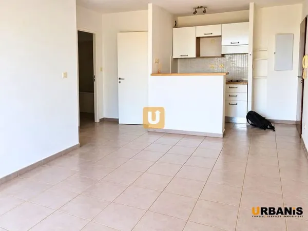 APPARTEMENT T2 SAINT DENIS de 40,60m2 AVEC JARDIN PRIVATIF
