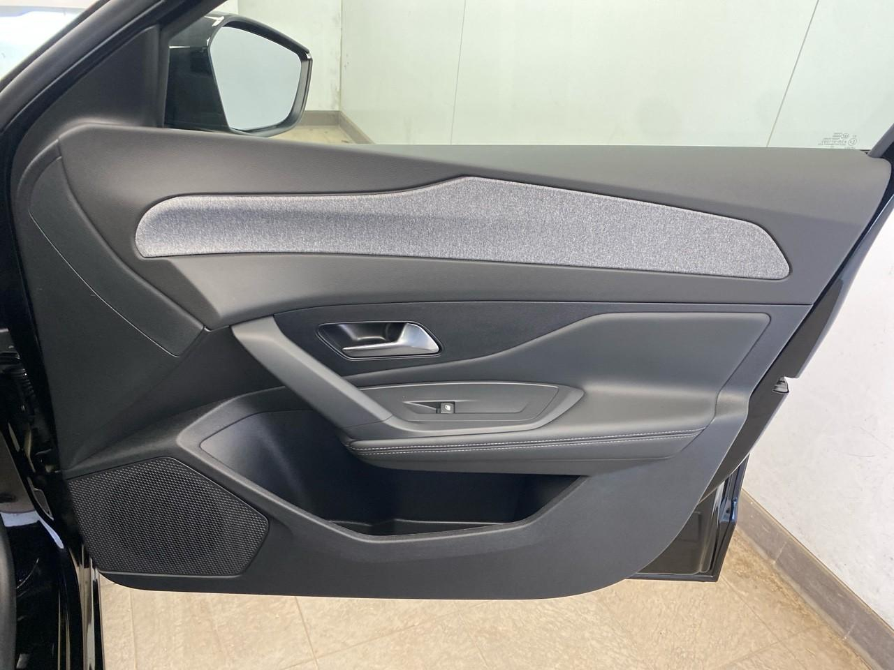 Peugeot 308 hybrid 136 e-dcs6 allure — photo 26
