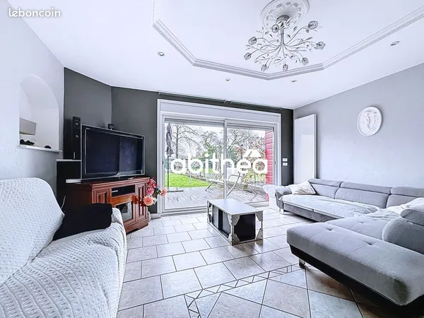 Maison 8 pièces 198 m²