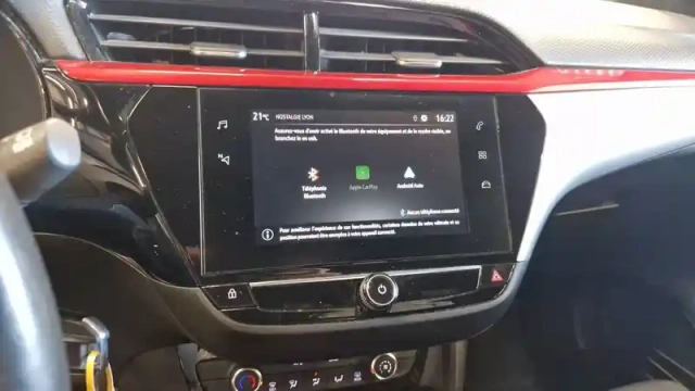 Opel Corsa 1.2 turbo 100 ch bvm6 — photo 17