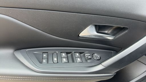 Peugeot 308 SW 1.5 BlueHDi 130 EAT8 - Allure Pack – 2023 – 120877 km – Diesel – Boîte Automatique — photo 13