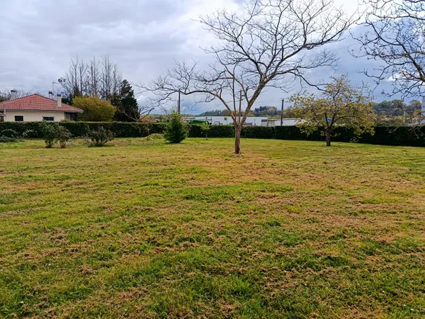 Terrain 938 m²