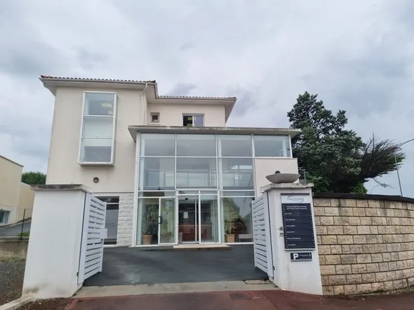 Bureaux 300 m²