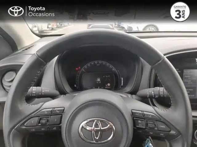 Toyota Aygo x 1.0 vvt-i 72ch dynamic s-cvt — photo 13
