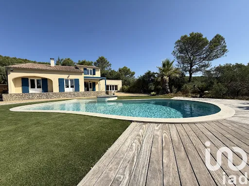 Maison 7 pièces 200 m²