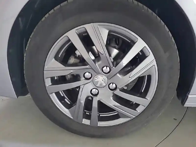 Peugeot 208 puretech 75 s&amp;s bvm5 — photo 69