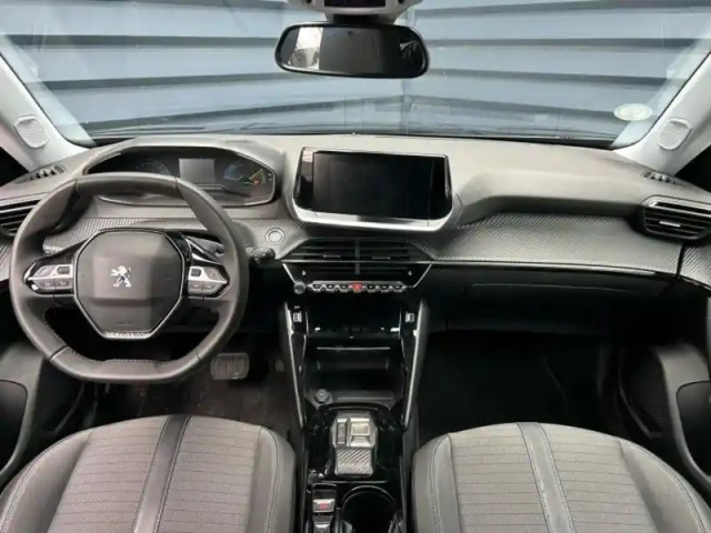 Peugeot 2008 e- 136ch allure — photo 8