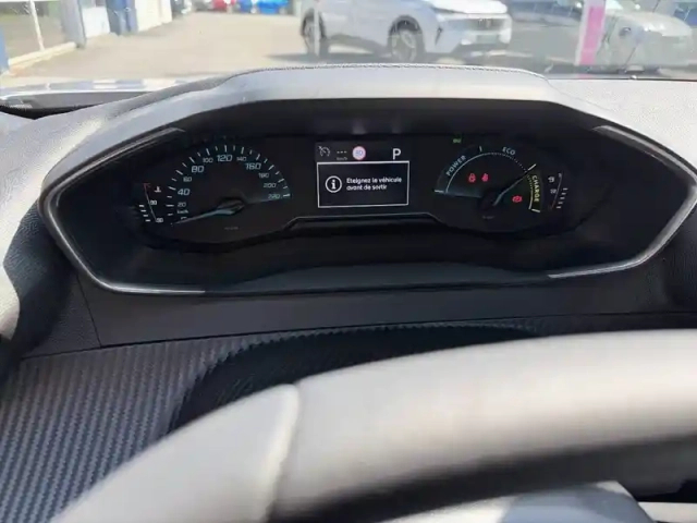 Peugeot 2008 hybrid 110 e-dcs6 — photo 10