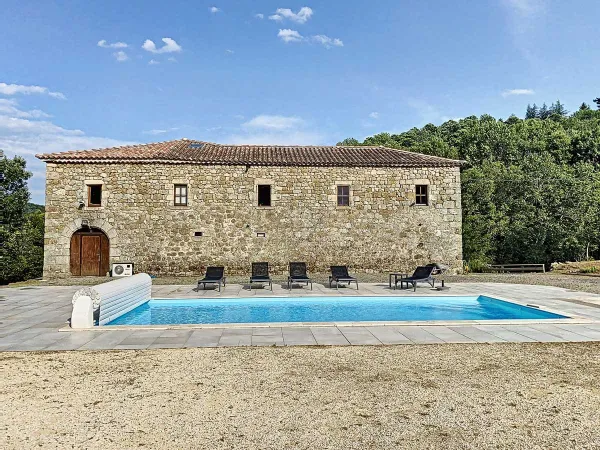 Une bastide du 16ème siècle rénovée de 260 m2 hab., aménagée